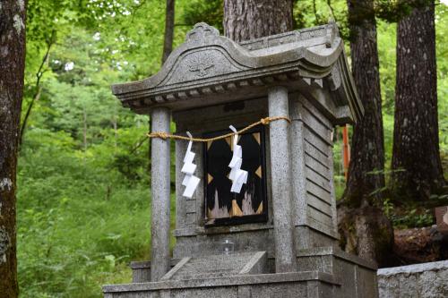 新屋山神社　奥宮