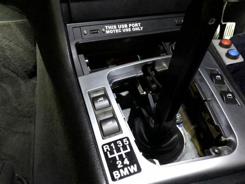 BMW E46 IRP ShifterをRHDに装備（２））
