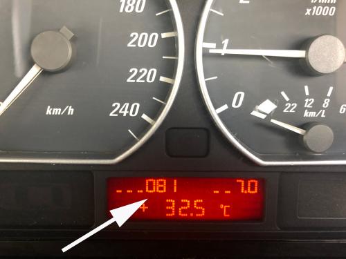 BMW E46で水温をデジタル表示