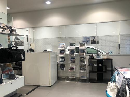 BMW東京　勝どきサービス店舗内