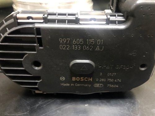 スロットルバルブ BOSCH 99760511501売ります１