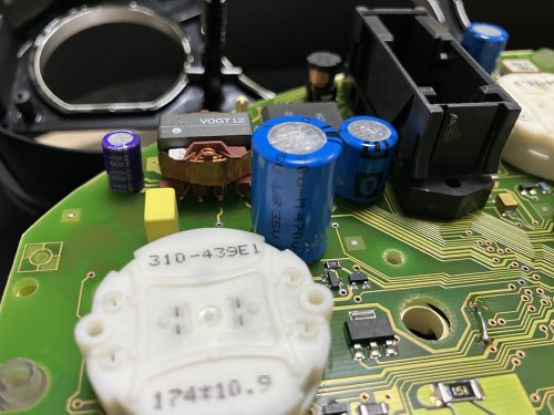 問題となる電解コンデンサー