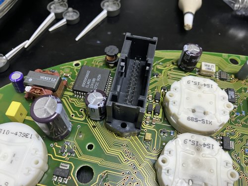 コンデンサーの打ち換え完了