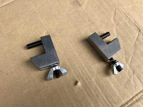 ブレーキホース用のクランプSTRAIGHTさんのホースピンサーズ