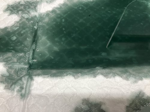 トラクションフルードの状態を確認