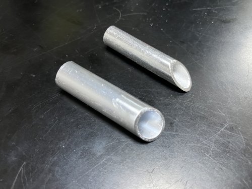 パイプ径と角度を考慮して上記のように鉄の子で斜めカット