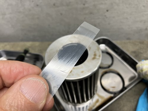 クリアファイルをハサミでカットして自作したヘラ