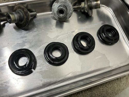 取り外したグロメット