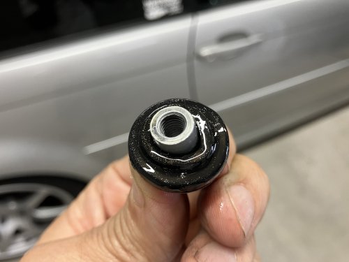 グロメット内部の状態を確認