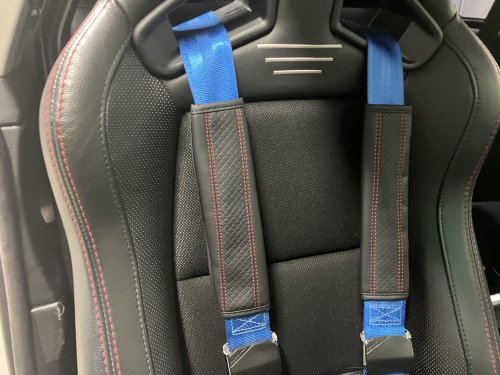 ショルダーパッドを早速装備