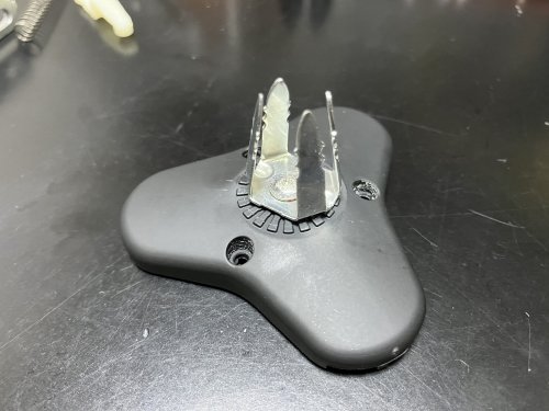 本体を分解してゴムを取り外した