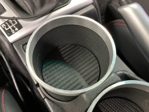 ドリンクホルダーにピッタリフィット