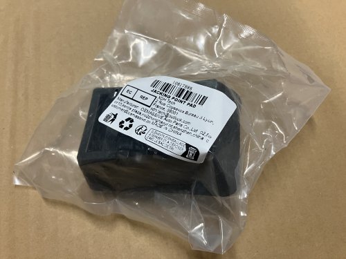 アリエキスプレスで購入したBMW E46用ジャッキポイントパッド