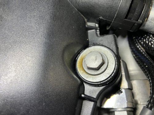 グロメット付近からのオイル漏れ
