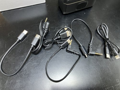 レシーバーに付属してきた各種ケーブル