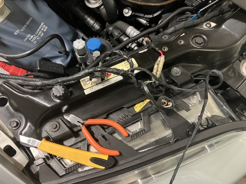 ビニールテープを剥がすのに一苦労