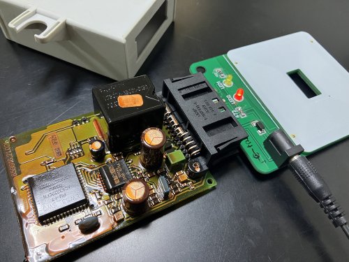 EWS3/4用の動作確認ツールをEWSへ接続した状態