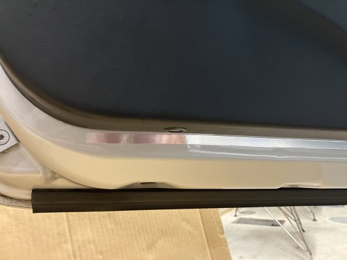 左側ドア、アルミテープを貼った場所