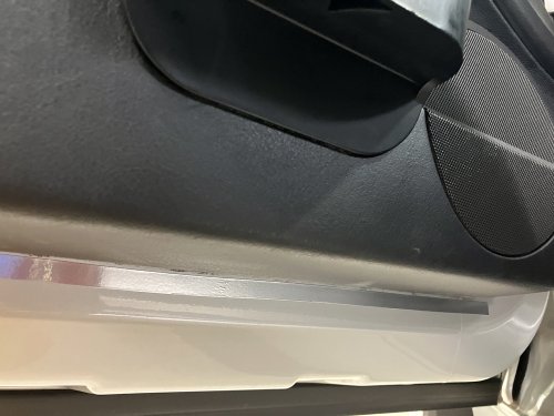 左側ドア、アルミテープを貼った場所