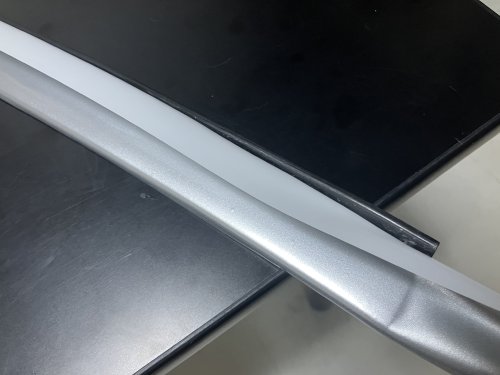 ラッピングシートを貼っているところ