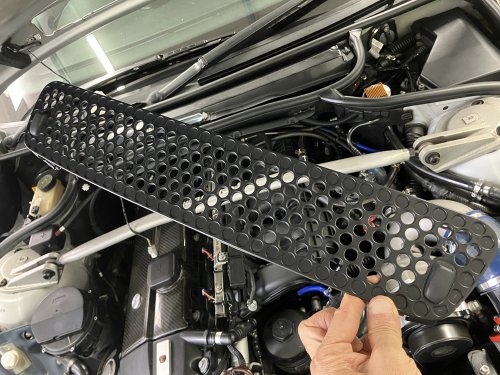 E46 M3のボンネットフードグリル