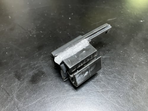 瞬間接着剤＋重曹で修復
