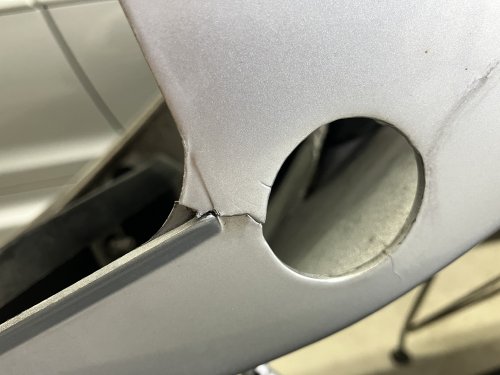E46M3バンパーが裂けてしまった部分