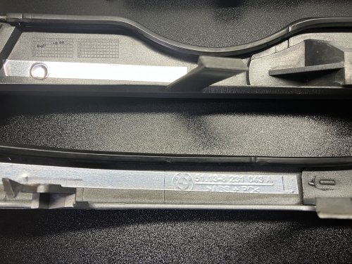 寺岡製作所 導電性アルミ箔粘着テープを貼る