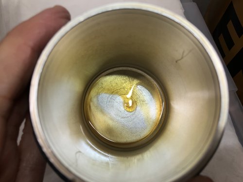 オイルキャッチタンクの内部に溜まったオイルの状態