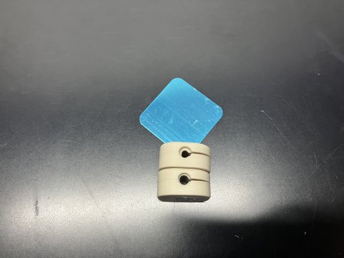 ２種類のケーブルの太さに対応