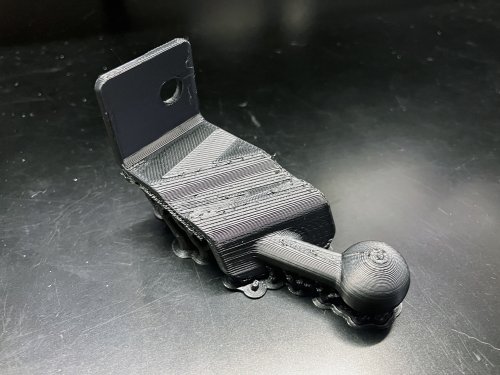 3Dプリンターで出力したスマフォスタンド