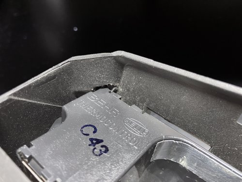 既存フレームの干渉部分を加工