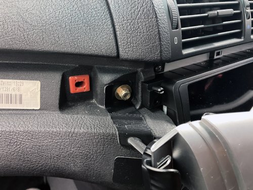 BMW E46へスマフォスタンドを取り付け