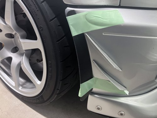 養生テープで固定