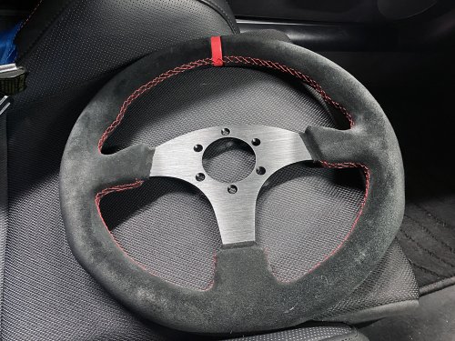 取り外したステアリング