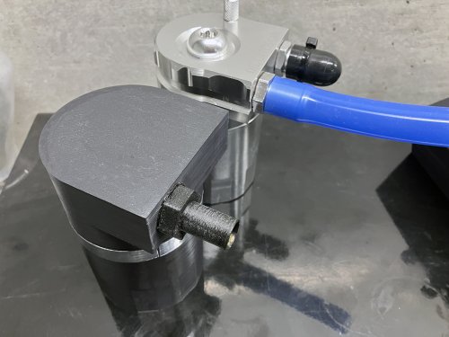 新旧オイルキャッチタンク