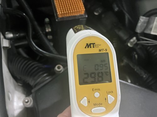 オイルセパレーターの表面温度