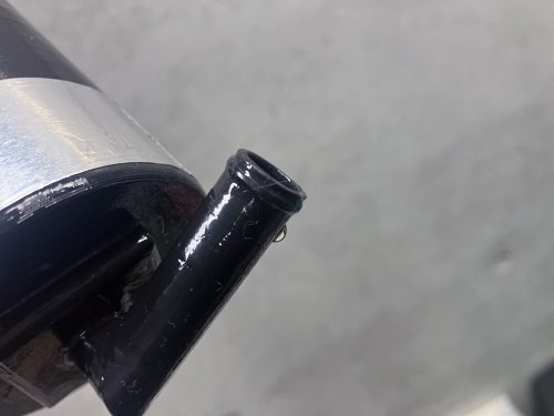 オイルセパレータードレン口部分に水滴が付いていた