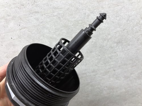 パーツクリーナーで洗浄したオイルフィルターキャップ