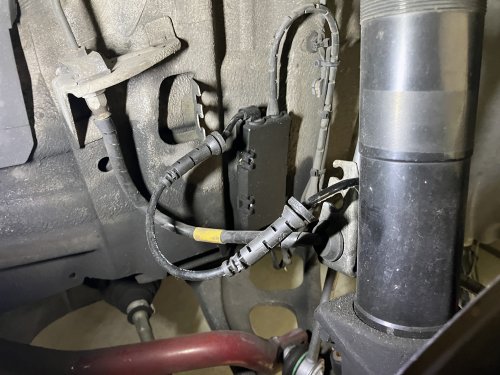 ABSセンサーのハーネス