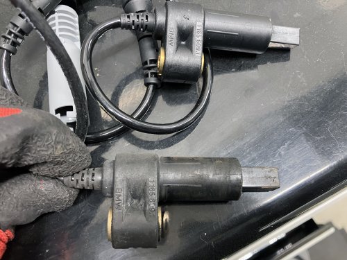 ABSセンサー、新旧比較