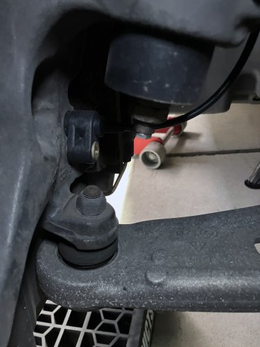 右側のABSセンサーも交換