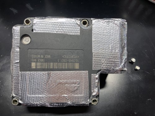 クルーガンとアルミガラスクロステープで蓋を固定