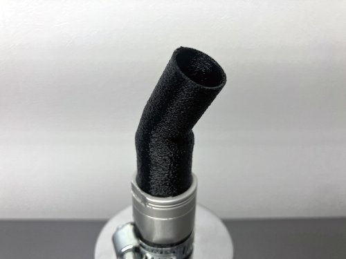 ホースの厚みを薄く作成