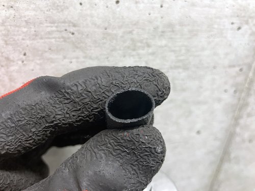 指で簡単に潰れるぐらい柔らかい