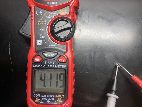 10μFの電解コンデンサーは4.1μFしか容量がなかった。