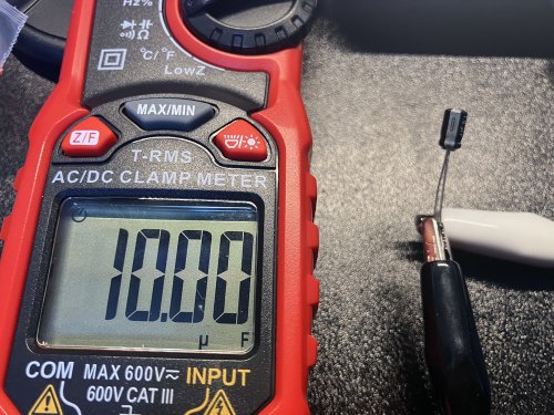 10μFの電解コンデンサーはジャストな値