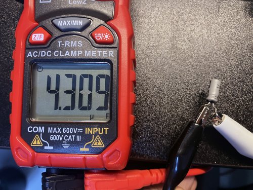 3.3μFの電解コンデンサーは4.3μF