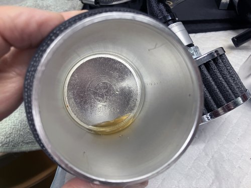 オイルキャッチタンクに溜まった液体に状態