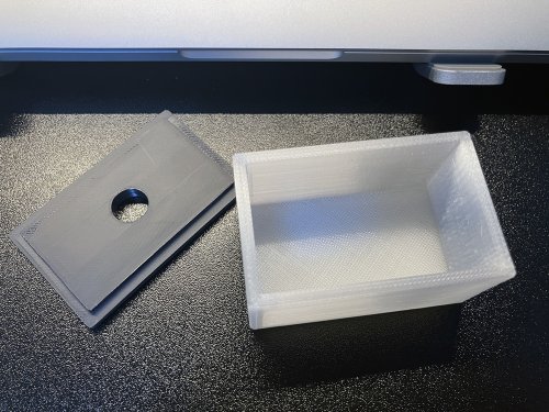 タンクの蓋とタンク本体。ASA素材とPETG素材